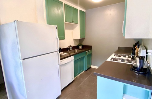 Middletown House | Renovated Blue Cottage 5 mins from Downtown San Diego