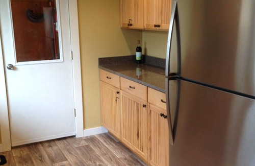 Moclips Cabin | Renovated cabin 2 easy blocks to the beach and close to the Moclips River