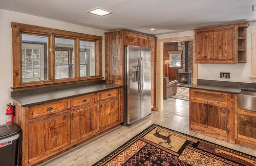 Twin Mountain Cabin | Renovated Cabin On River|Bretton Woods| Mt. Washington|Fishing+Hiking| Fire pit|