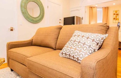 Cleveland Circle Apartment | Renovated, Chic, one bed, Sleeps 4,Steps to Transit