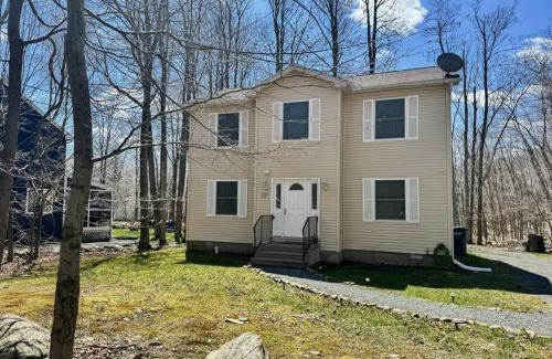 Tobyhanna House | Renovated Country Place House