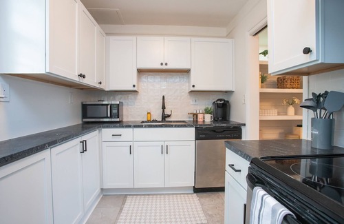 West End Condo | Renovated condo located in the center of Nashville near downtown in West End.
