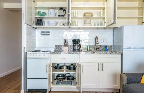 Waikiki House | Renovated Condo Near Waikiki Beach
