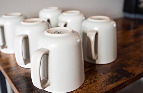 Nashville Condo | Renovated condo overlooking downtown Nashville. Steps to dining, shopping!