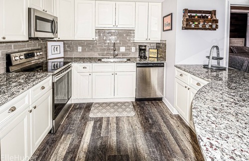 Sugar Mountain Condo | Renovated condo! Sugar’s PEAK! Immaculate & Cozy! 5 ⭐️ reviews! ❄️⛄️⛷🎿🗻🚵💎🚂🍺
