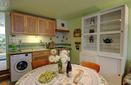 Montagny Cottage | Renovated cottage with terrace and wifi, near trails