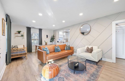Southeastern Sacramento House | Renovated Cozy Bungalow near UC Med Center