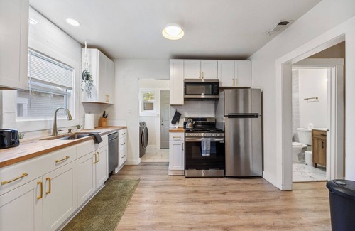 Southeastern Sacramento House | Renovated Cozy Bungalow near UC Med Center