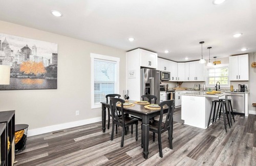 Dunean House | Renovated Downtown Greenville Urban Retreat