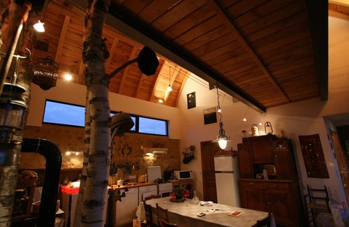 Beaune-d'Allier Cottage | Renovated Farmhouse: Countryside Charm, Modern Comforts, Sleeps 10, Pet-Friendly