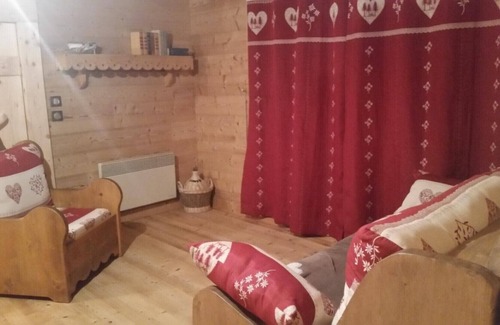 Queige Ski Chalet | Renovated farmhouse near Les Saisies 7 people 3 bedrooms