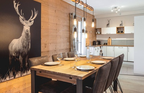 Monetier-les-Bains Apartment | Renovated apartment in the heart of Mônetier-les-Bains with included services