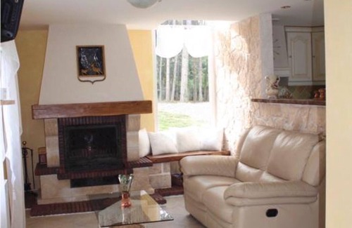 Monetay-sur-Allier Cottage | Renovated house by the Allier River with garden and fireplace