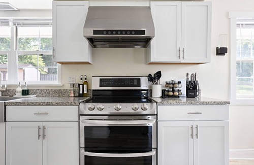 Indianapolis House | Renovated Home | Game Room | Washer/Dryer