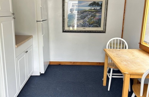 York Beach Cottage | Renovated Longs Sands Cottage with additional Bunkhouse + AC! Walk to Bathhouse