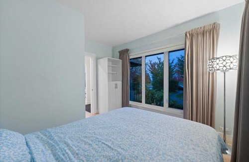 Grand Boulevard House | Renovated North Vancouver Gem