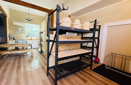 Historic Downtown Fernie House | Renovated Retreat, Walk to Trails and Dog Friendly