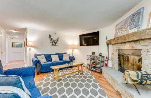 Bromley Mountain Apartment | Renovated Ski-InandSki-Out Peru Condo at Bromley Mtn