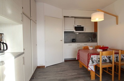 Flaine Apartment | Renovated Studio for 4, South-Facing Balcony, Close to Slopes & Shops