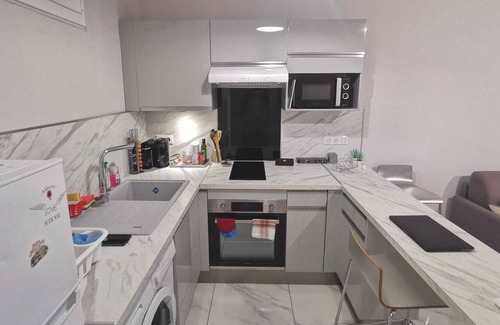 Le Piol Apartment | Renovated studio in the city center (15 min from the beach)