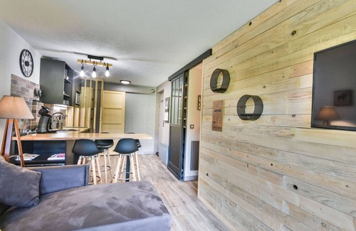 Les Gets Apartment | Renovated Studio with Cabin in Village Center, Near Ski Lifts - Les Gets