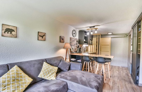 Les Gets Apartment | Renovated Studio with Cabin in Village Center, Near Ski Lifts - Les Gets