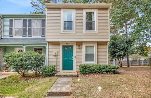 Decatur House | Renovated townhome on bike path includes bikes