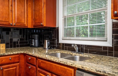 Norcross House | Renovated townhouse in Norcross