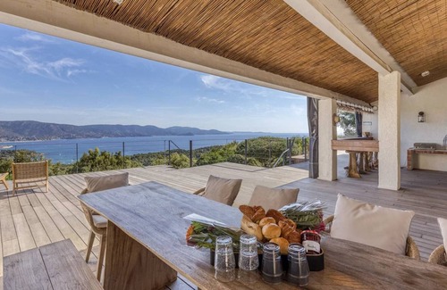 Cap Benat Villa | Renovated Villa Cap Bénat - Pool & Comfort