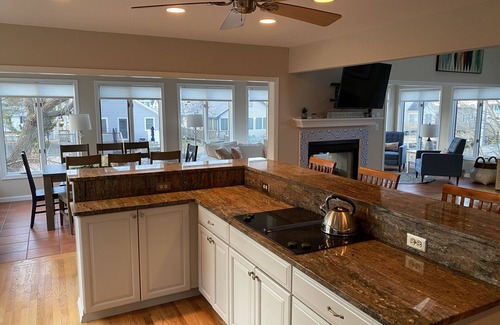 South Bethany Harbor House | Renovated with Amazing Water Views & Access - only 1.5 Blocks to Beach!