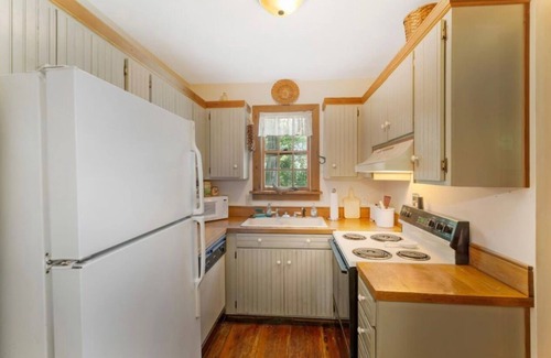 Charleston County Cabin | Rent a Historic Cabin on The Toogoodoo River, close to Edisto Beach