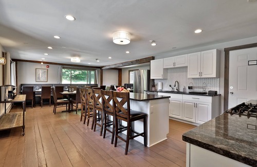 Killington Cabin | Rent An Entire Inn! The Highline Lodge! Sleeps 30!