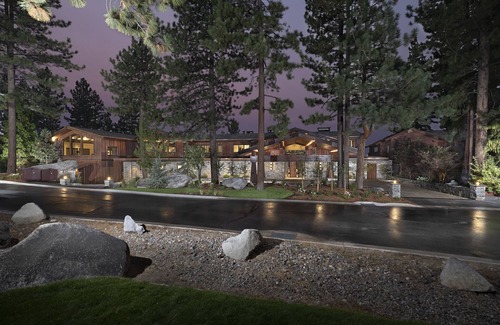 South Tahoe House | RENT FOR CHRISTMAS The Legendary Villa Harrah w/Himalayan Salt Spa & Much More!