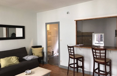 Centre-ville Apartment | Rent furnished studio 40 m², full center, wifi