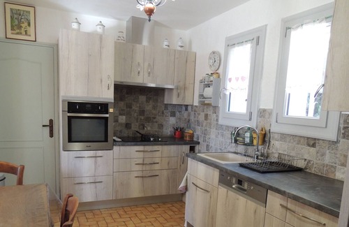 Lauris House | rent house in the luberon with swimming pool