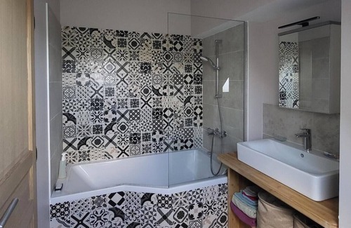 Taden House | Rent renovated 16th century manor, near Dinan and the coast