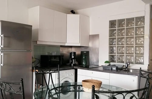 Frejus Port Apartment | Rent studio with terrace 20m from the beach, Le Capitol in Fréjus.