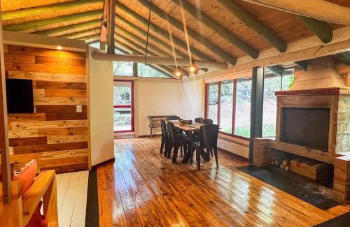 El Bolson House | RentUp - Casa con garage privado y vista en El Bolson