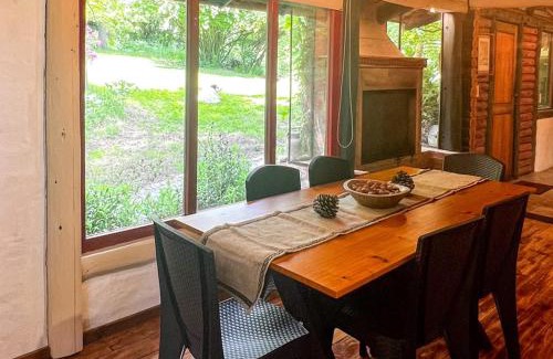 El Bolson House | RentUp - Casa con garage privado y vista en El Bolson