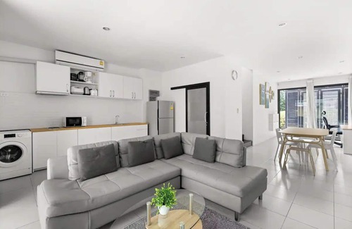 Bophut House | Replay k5, 3 Bed 100m to beach Wi-Fi/GYM/POOL