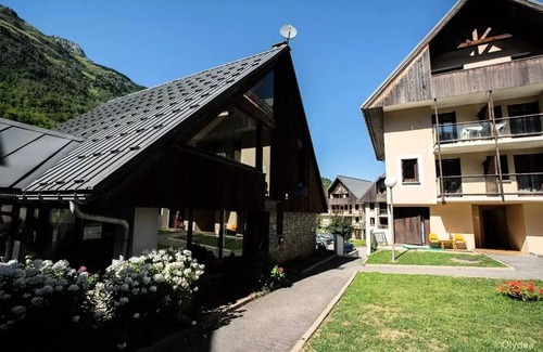 Saint-Colomban-des-Villards Apartment | Residence Olydéa Les Hameaux de la Perrière - 4 Rooms 8 People