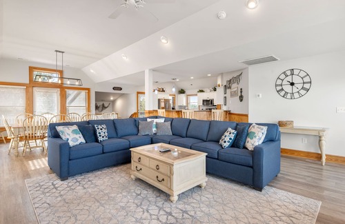 Duck House | Rescued: Semi-oceanfront, Hot Tub, Shared Pool