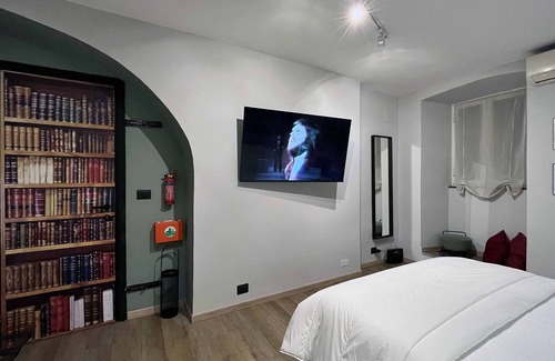 San Fruttuoso Apartment | Reserved apartment in the center, just renovated