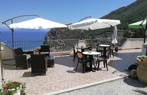 Gioiosa Marea House | Residence Calavà Villa Rosa