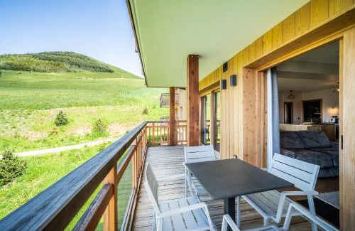 Cognet Apartment | Residence Hameau de Clotaire Alpe d'Huez - by EMERALD STAY