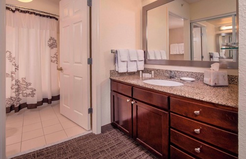 Eisenhower East Hotel | Residence Inn Alexandria Old Town/Duke Street by Marriott