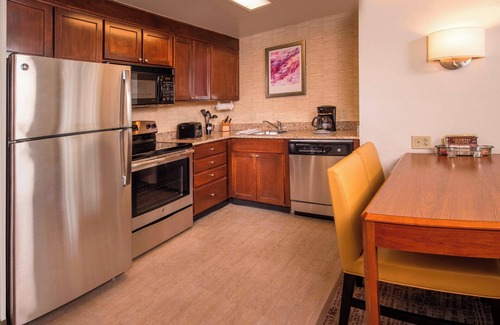 Eisenhower East Hotel | Residence Inn Alexandria Old Town/Duke Street by Marriott