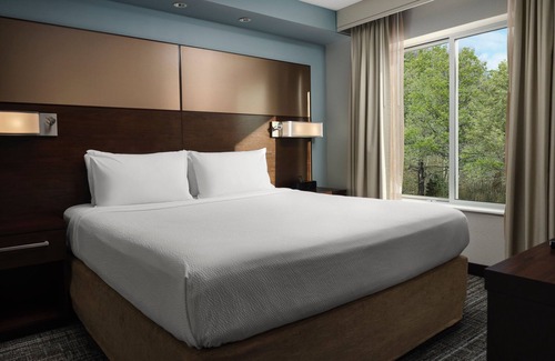 East Paris Hotel | Residence Inn by Marriott Grand Rapids Airport