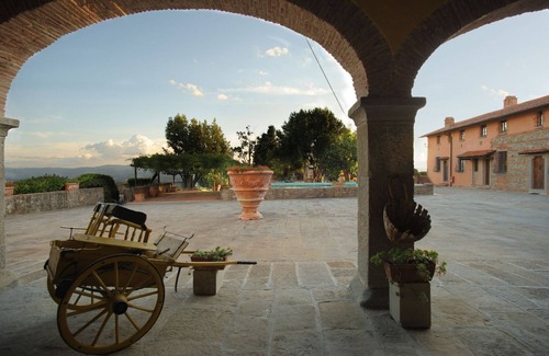 San Donato in Fronzano Apartment | Residence in San Donato Fronzano with 2 bedrooms sleeps 4