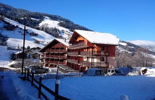 Areches Apartment | Residence L'oree Des Pres I - Comfortable apartment from 4 to 6 people heart village - 2 bedrooms - 2 steps from ski